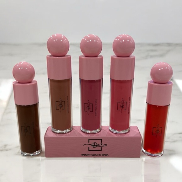Lip Gloss— Radiant Glow by Diana - Picture 3 of 9